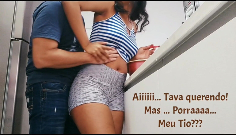 Julia Carioca: Il mio fratellastro mi ha sedotto durante la quarantena, ho...