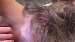 Naughty Black Girls: 一个可爱美女，名叫罂粟摩根在狂野的3P中被黑人壮男钉死