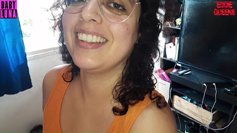 Babyluna939: Mi hermanastro me espió y consiguió exactamente lo que quería -...