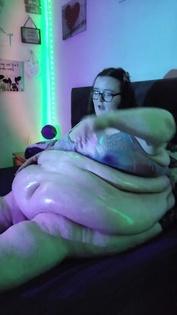 SSBBWLadyBrads: Üppiges bauchöl &amp; play