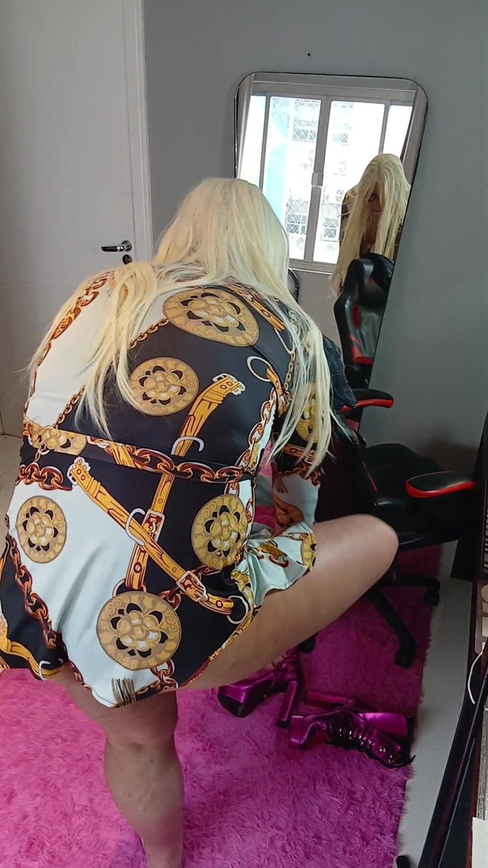 Sexy ass CDzinhafx: 娇小的礼服和大量的油：23分钟导致完美的完成