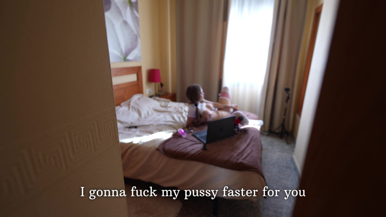 Alexa Poshspicy: देखने का बिंदु: मेरे सौतेले पापा को पता चला कि मेरी सौतेली बेटी वेबकैम पर अंशकालिक काम करती है। दोहरा प्रवेश और गुदा।