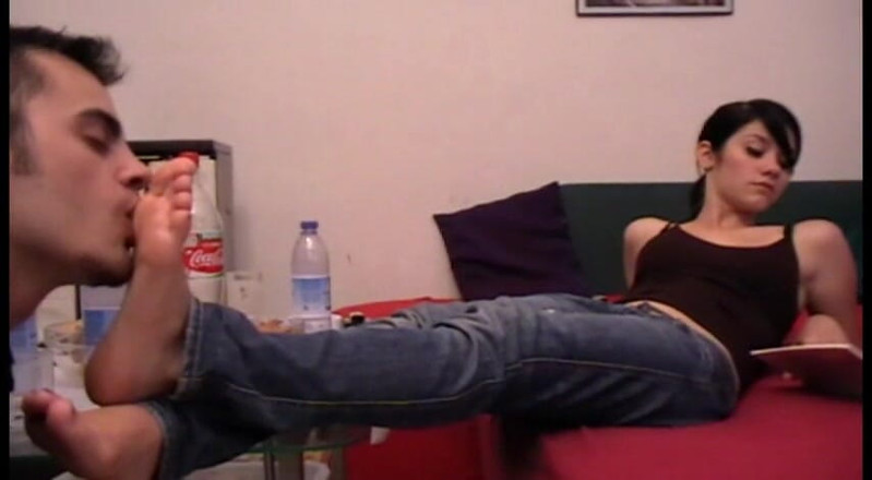 Foot Girls: Ze kan het niet schelen