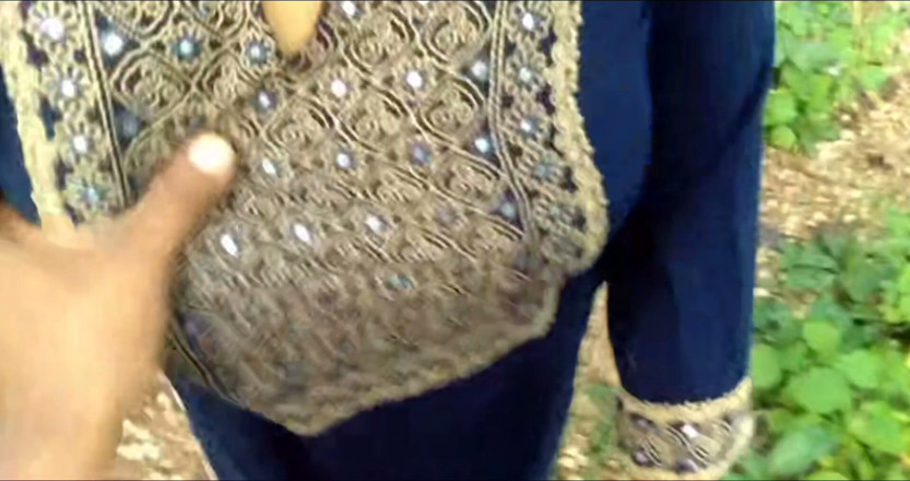 Kavitha_Vintho_: Indische Desi-tante toont ons hete harige poesje onze man ging...