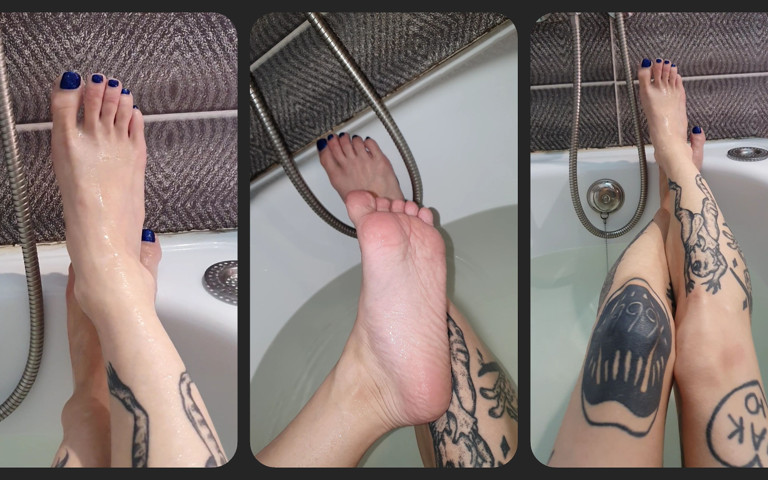 Lick My Toes (Tattoed Babe)
