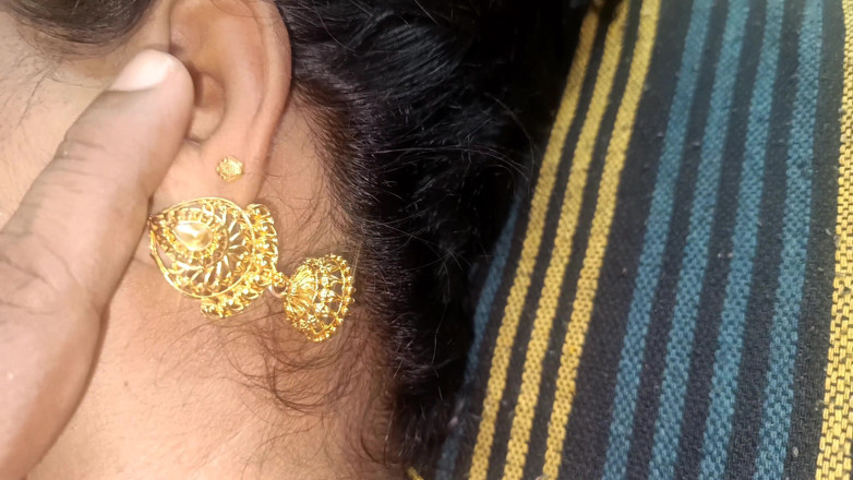 Wonder: चेन्नई गृहिणी पड़ोसी के साथ बिस्तर में जोरदार चुदाई कर रही है