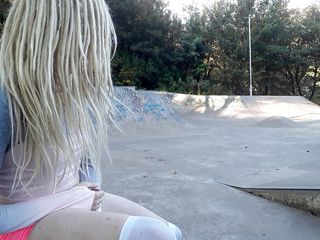 The Midnight Minx: Striptérka ve Skate parku, část 2
