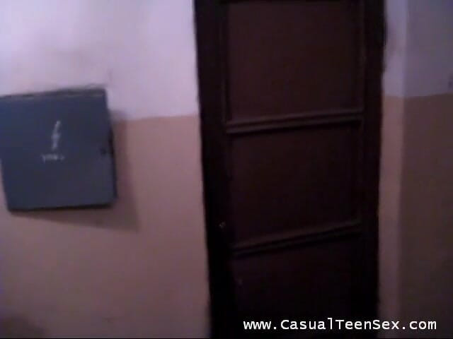 Casual Teen Sex: Geen room in een caféwinkel? C'mon, ik heb wat thuis!