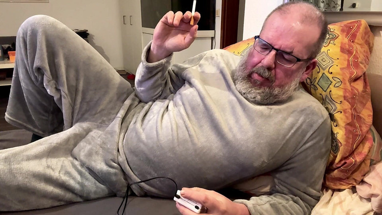 Qualzucht: Nieuwe, Knuffelige Pyjama's, Mega-orgasme!