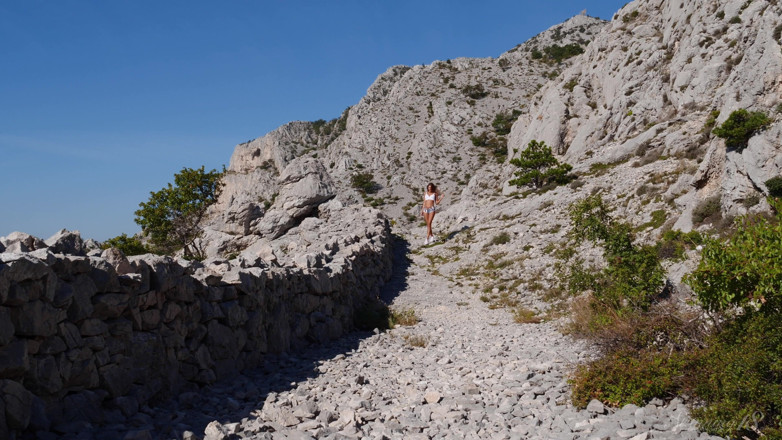 Stunning18: Na Skalistym Brzegu