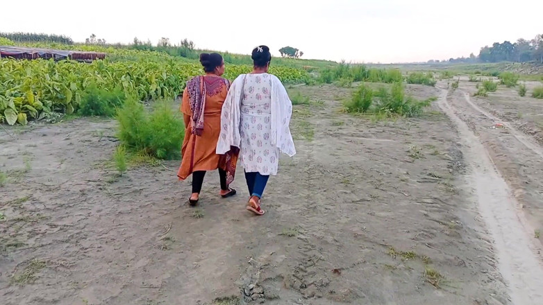 Hoktoml99: Rakib69 _ Bangla Desi Ao ar livre village 3 Alguns mms quente