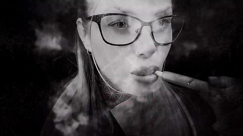 Goddess Misha Goldy: Satanisk mindfuck - nedräkning till din demoniska återfödelse