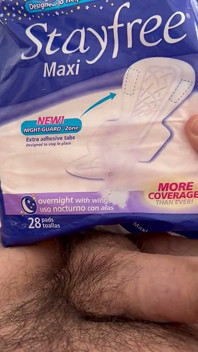 Ficando duro e gozando com Stayfree Pads
