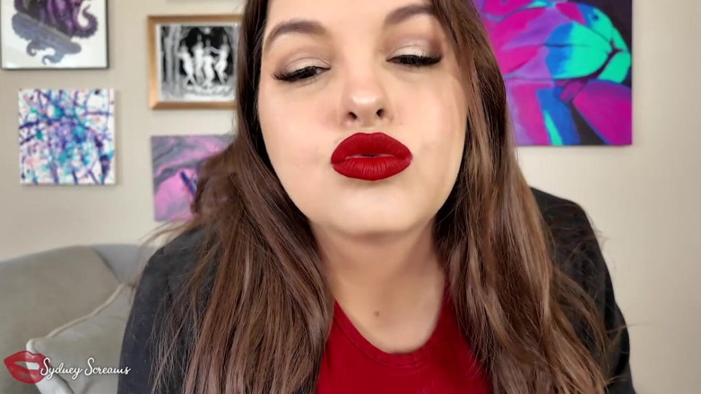 Sydney screams fetish: Il capo ti schizza con baci di rossetto e culo...