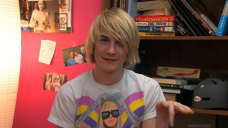 Beddable Boys: Chatty Twink Preston Andrews Memberikan Wawancara