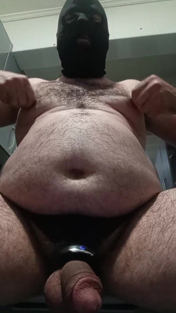 Xauencaliente: Handsome Chubby with Hard and Fat Masturbating
