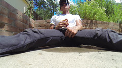 Lapetus: Stříkám na chcanky na zahradě