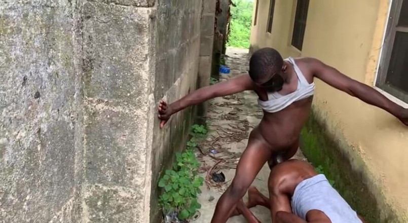 Honeyslim: Scopando con il ragazzo della nigeriana che ha un cazzo...