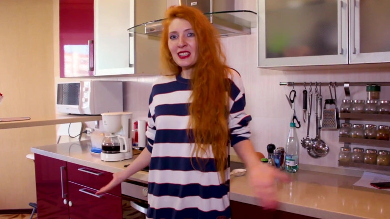 NikkiLexx: Peeping in the Kitchen