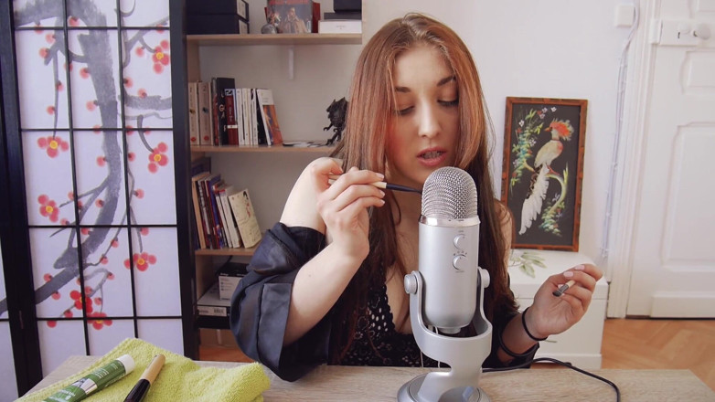 Madelaine_Rousset: Erotic ASMR - Wake up with me