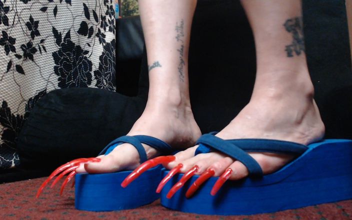 Abby Anna: Extremas longas unhas vermelhas