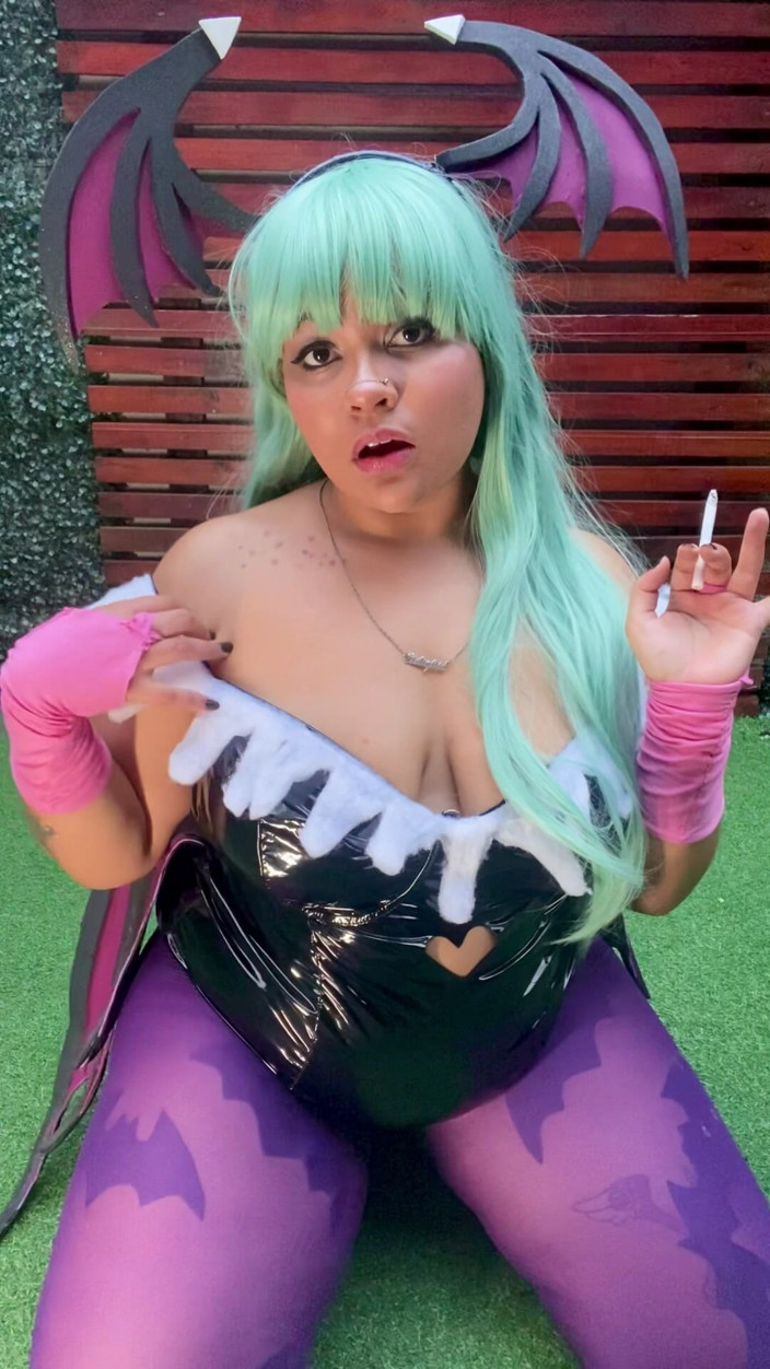 Cutiepiie Chubby: 胖美女morrigan角色扮演吸烟恋物癖