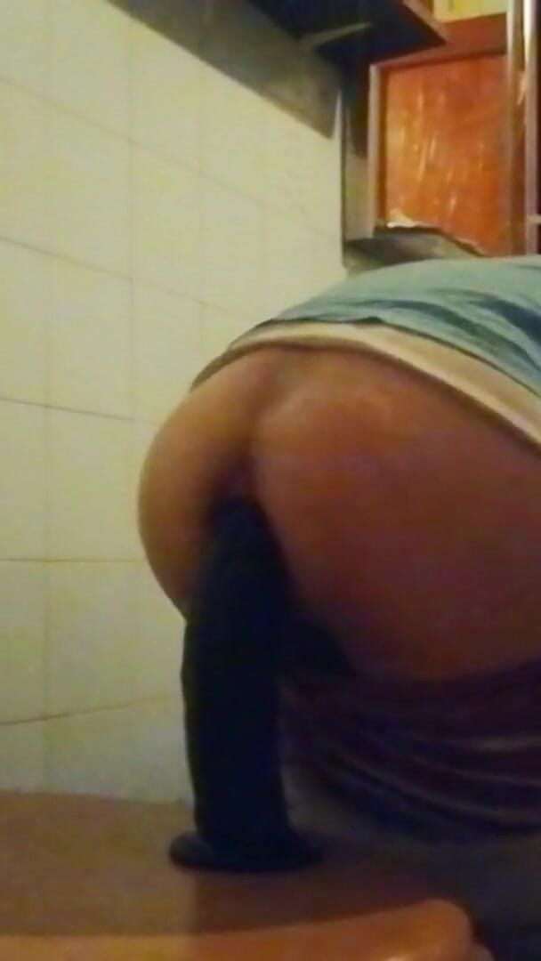 Culopeke: Young man enjoys anal sex