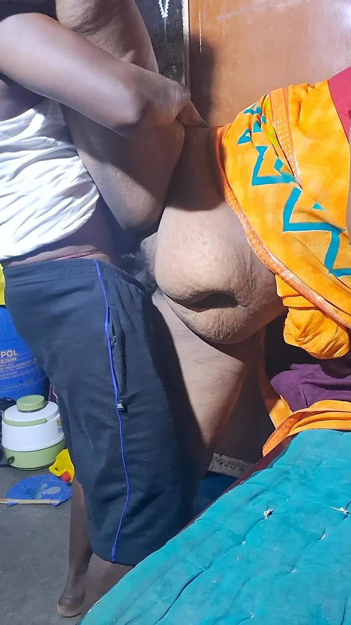 Puja bhabi: Indiancă desi bhabhi futută în poziția capră