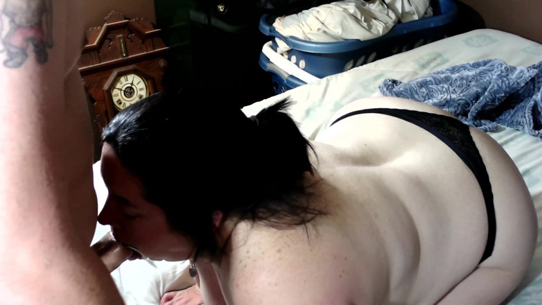 SexyNEBBW: seksi khoobsoorat vishaalkaay mahila munh gale men gahre tak phail...