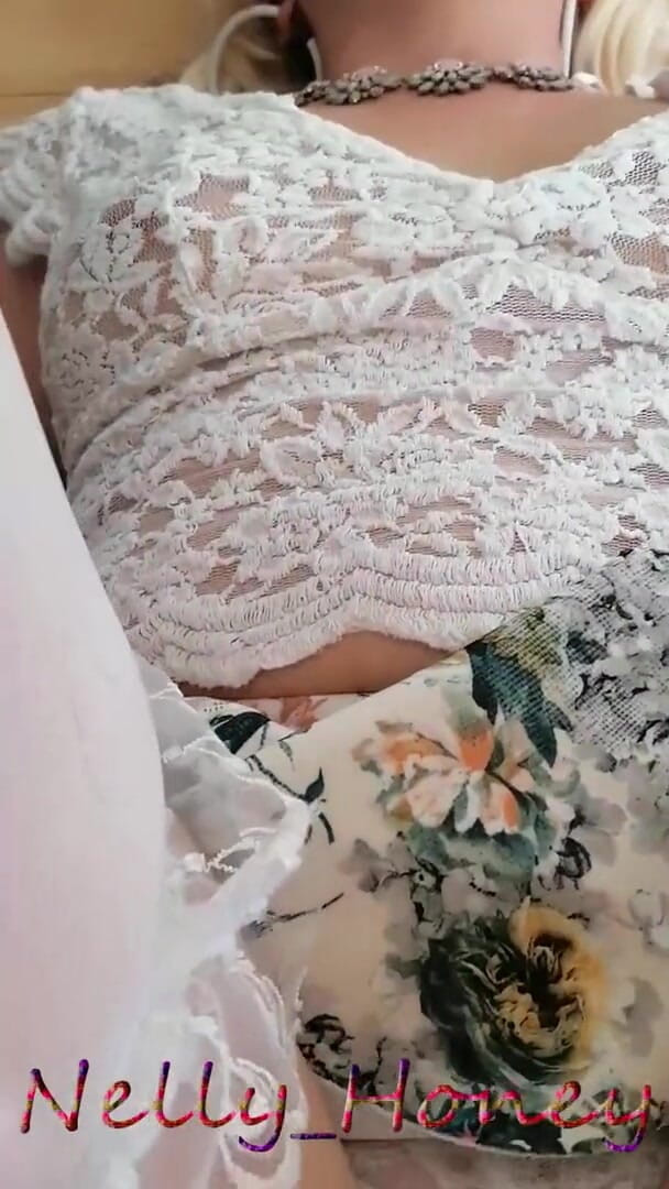 Nelly_Honey: Video made in front of the webcam