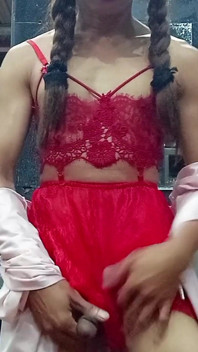 Sissy en baño público