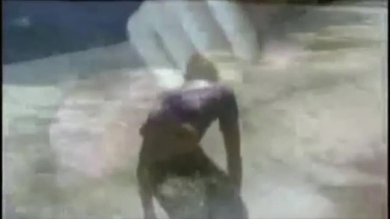 GAY VINTAGE PORN: Masturbare heterosexuală visând un surfer
