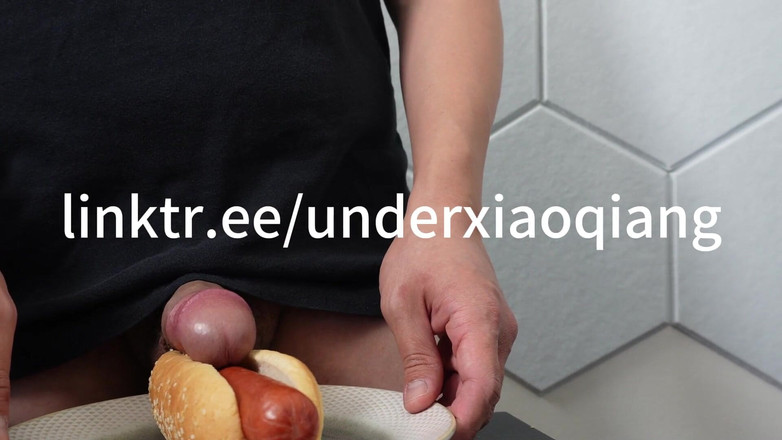 UnderXiaoQiang: Sperma gefüllter hotdog asmr essen