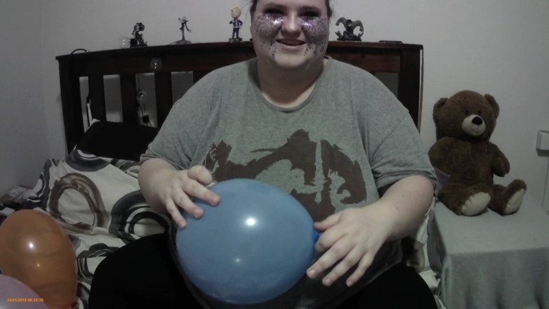 LaLaDelilah: Bbw ballon knall