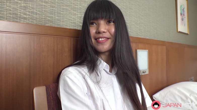 Japan HDV: エマはホテルの部屋で犯されるために試験をサボった