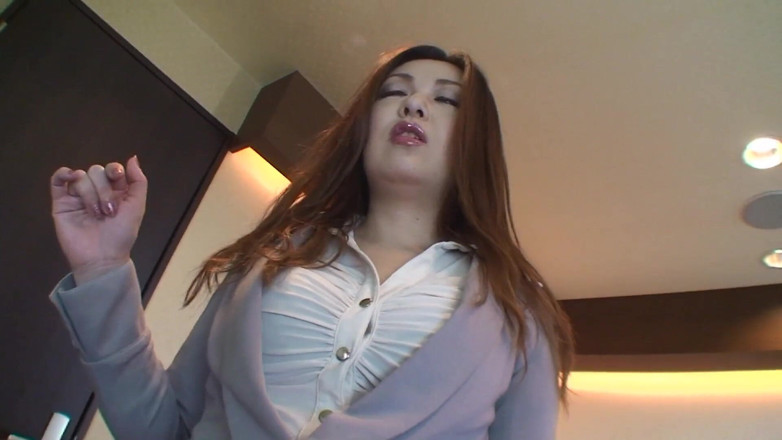 Japan Lust: Mamă sexy japoneză țâțoasă Yuki Omura