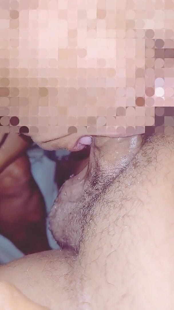anal_queen_amateur: Děvka MILF saje mrdku do krku, zatímco instalatér sténá a...