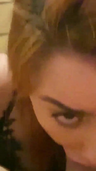 Plus d’une heure de destruction totale de la bouche d’une salope rousse !
