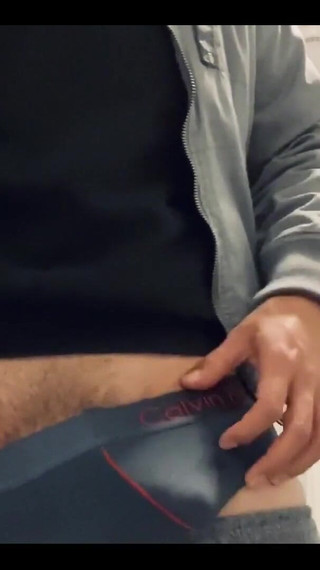 UnderXiaoQiang: Umumi tuvalette ilk kez