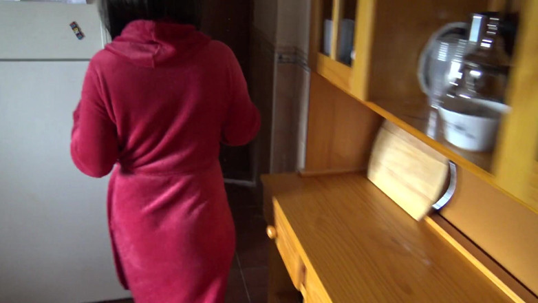 Stepmom Susan: Horny Stepson Begged Me Piss in Front of Him so...