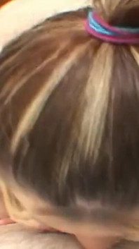 Summer Luv, jeune salope coquine, prend une bite bien dure Dans un facial exotique, la star du porno incroyable Summer Luv