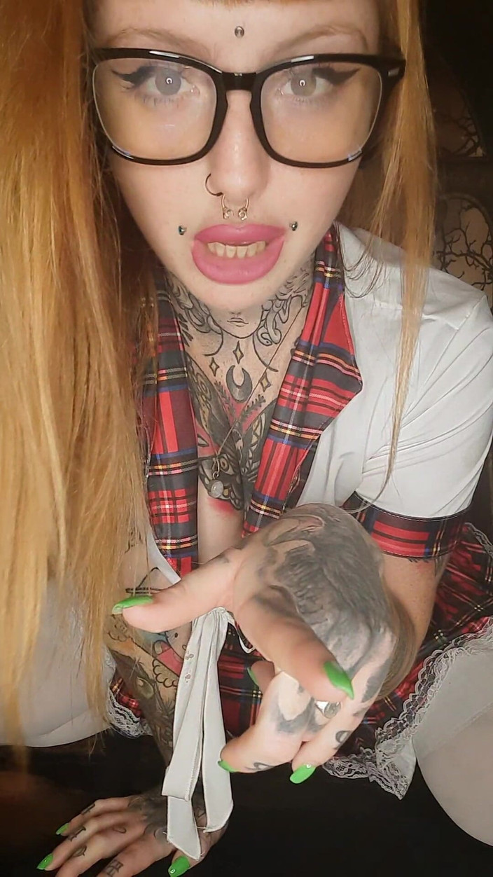 Yourfavecumslut: 전 BF 축소와 변태를 찾은 자이언트