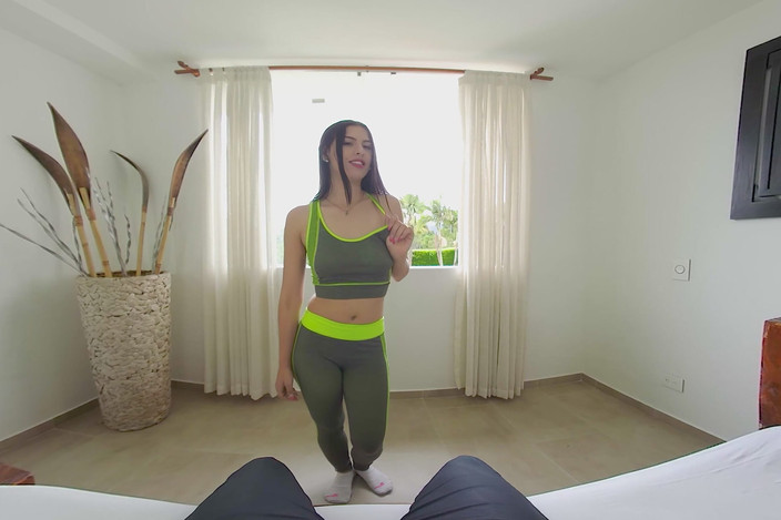 VR Latina: Gym Bunnies Honey
