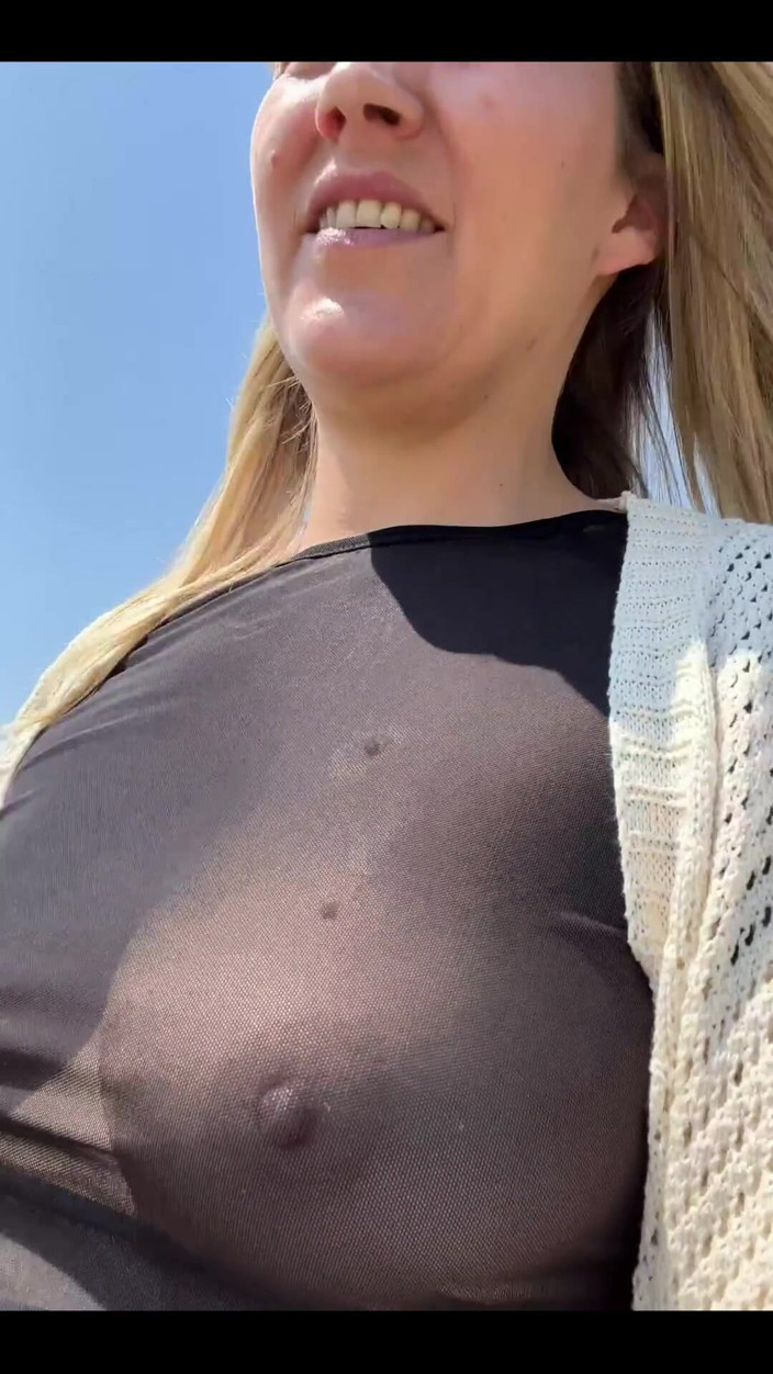 Daddys Luder: Țâțele mele sar