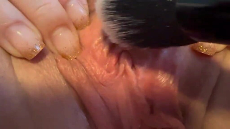 Good Girl McDuck: Pussy Teased with Paint Brush Until Squirting Orgasm