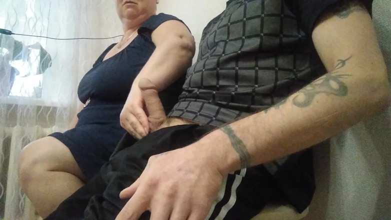 Zona901: Jerking off my cock in the office and helping me...
