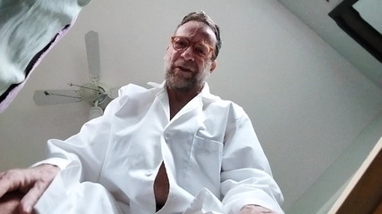 Hairyartist: तुम मेरे सिकुड़ते परीक्षण धैर्य बन जाते हो