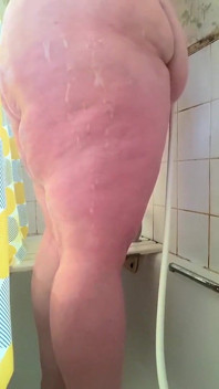 シャワーファンの要求を持つ私の自己を石鹸で洗うBbwbootyful