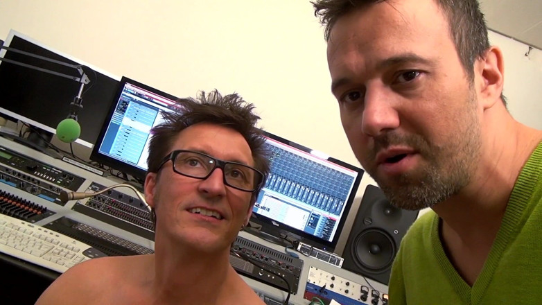 MMV Deutschland Porno: Blonde milf likt en pint kerels kontgaatje in de radiostudio...