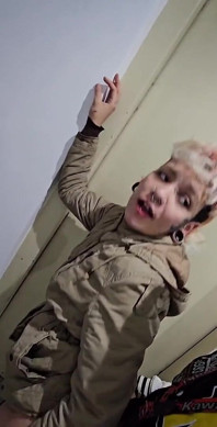 Ich habe eine Lesbe ohne Kondom gegessen
